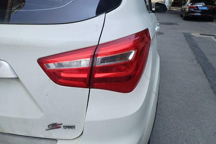 Used CHANGAN CS35 2017 1.6L Automatic Luxury Model Exterior 3