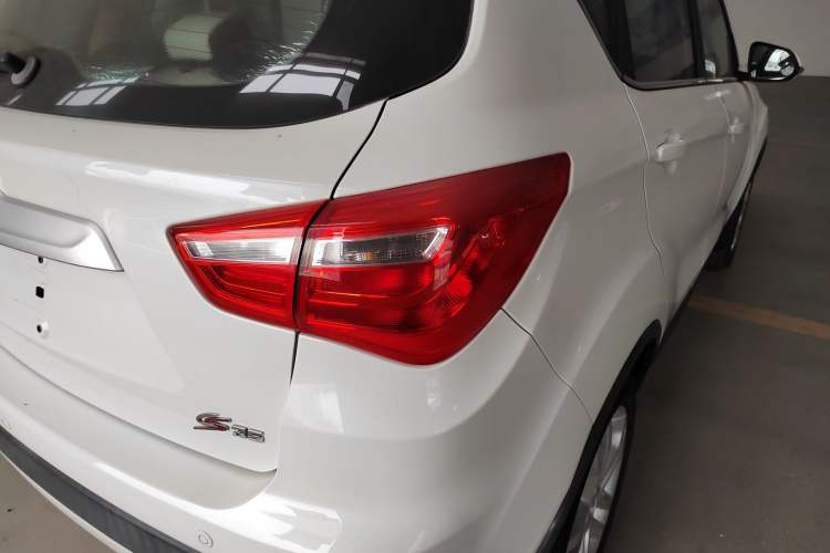 Used CHANGAN CS35 2017 1.6L Automatic Luxury Model Exterior 3