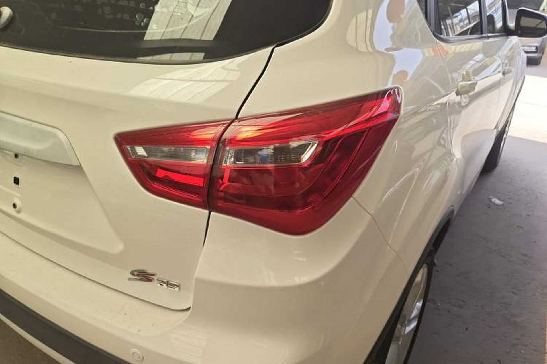Used CHANGAN CS35 2017 1.6L Manual Luxury Model Exterior 3