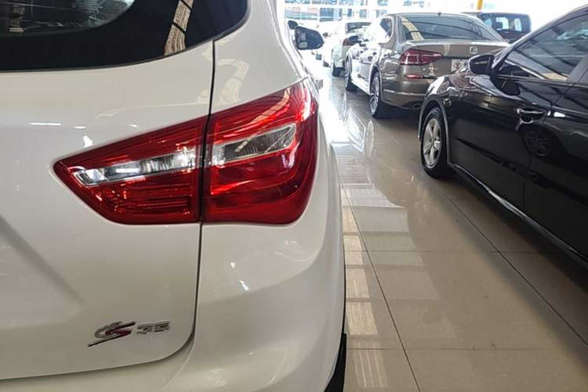 Used CHANGAN CS35 2017 1.6L Manual Luxury Model Exterior 3