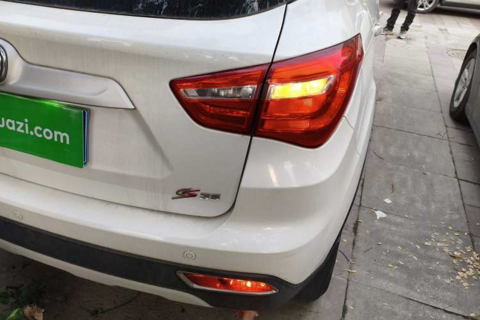 Used CHANGAN CS35 2017 1.6L Automatic Luxury Model Exterior 3