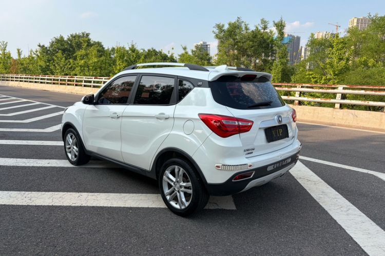Used CHANGAN CS35 2017 1.6L Manual Luxury Model Exterior 4