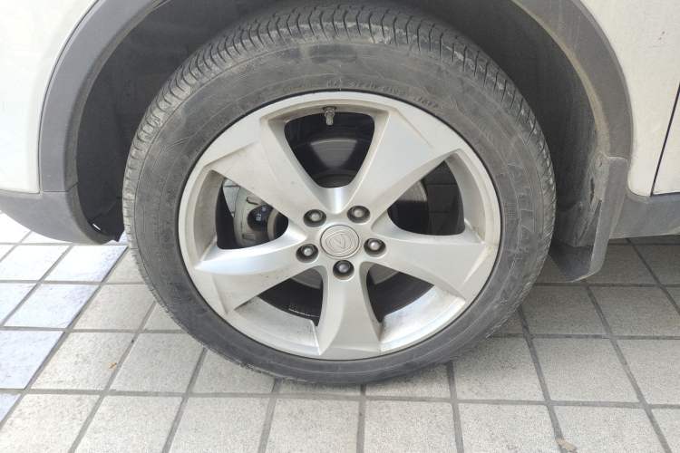 Used CHANGAN CS35 2017 1.6L Manual Luxury Model Exterior 4