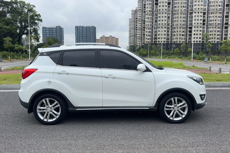 Used CHANGAN CS35 2017 1.6L Automatic Luxury Model Exterior 4