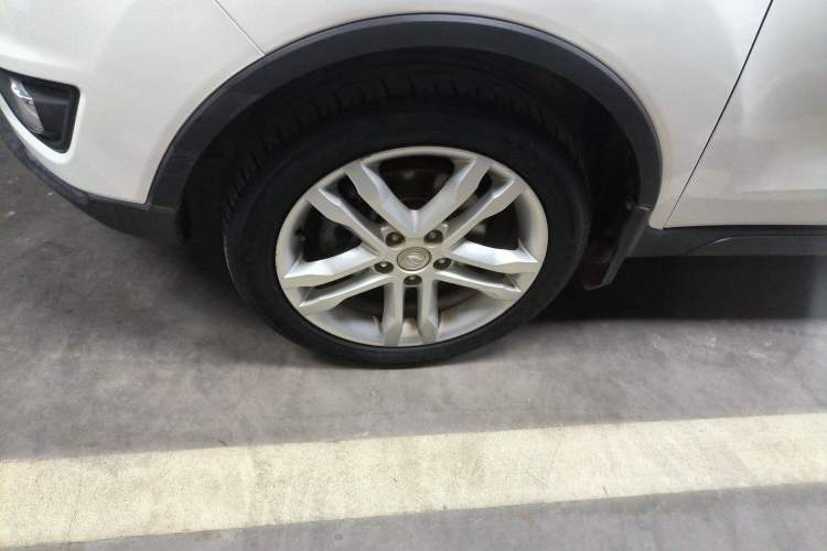 Used CHANGAN CS35 2017 1.6L Manual Luxury Model Exterior 4