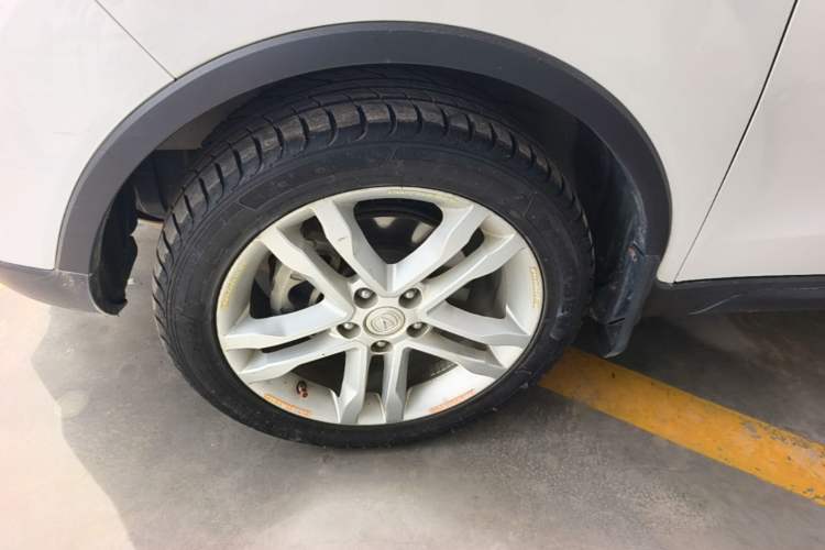 Used CHANGAN CS35 2017 1.6L Manual Luxury Model Exterior 4