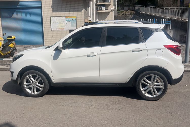 Used CHANGAN CS35 2017 1.6L Automatic Luxury Model Exterior 5