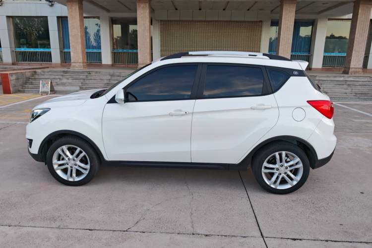 Used CHANGAN CS35 2017 1.6L Manual Luxury Model Exterior 5