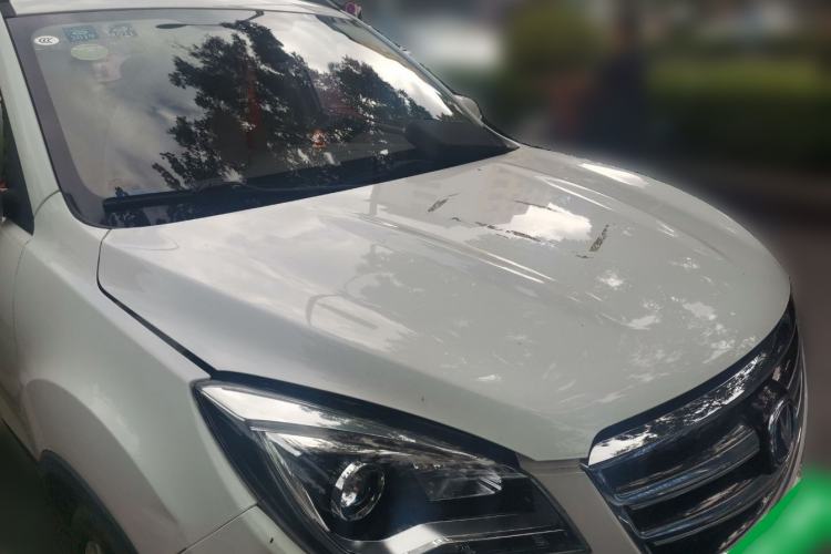 Used CHANGAN CS35 2017 1.6L Manual Luxury Model Front Right 45 Deg
