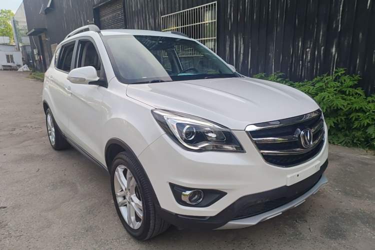 Used CHANGAN CS35 2017 1.6L Manual Luxury Model Front Right 45 Deg
