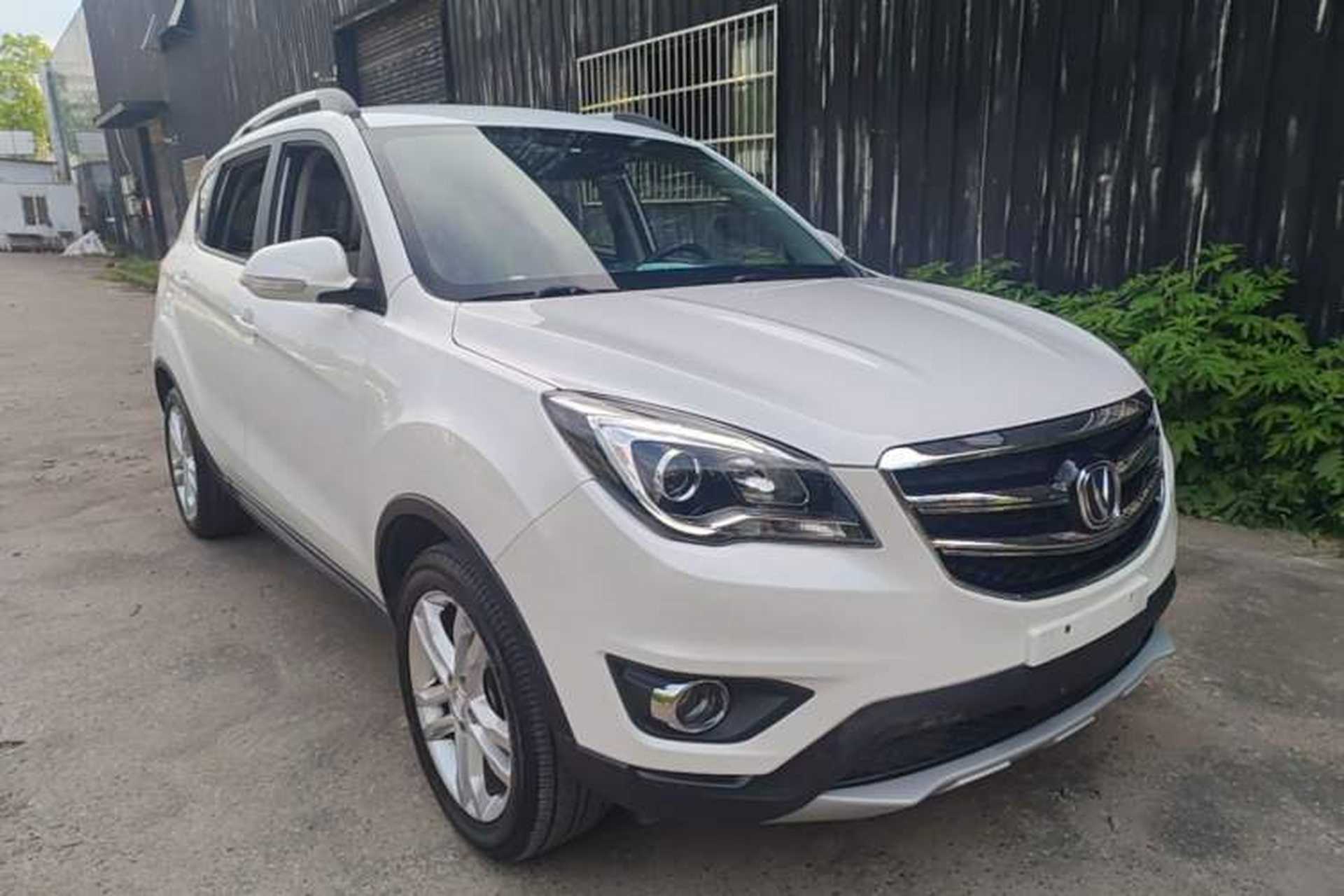 Used CHANGAN CS35 2017 1.6L Manual Luxury Model Front Right 45 Deg