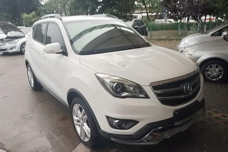 Used CHANGAN CS35 2017 1.6L Manual Luxury Model Front Right 45 Deg