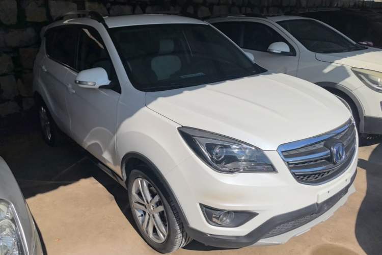 Used CHANGAN CS35 2017 1.6L Automatic Luxury Model Front Right 45 Deg