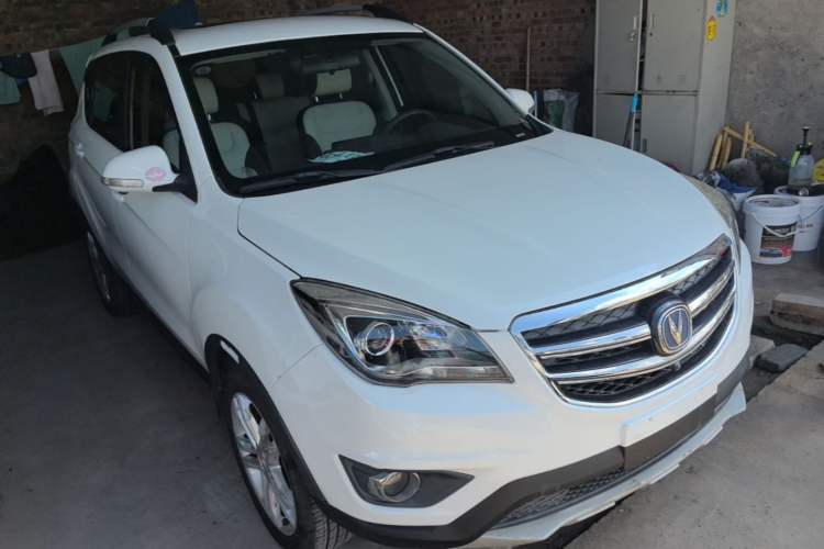 Used CHANGAN CS35 2017 1.6L Manual Luxury Model Front Right 45 Deg