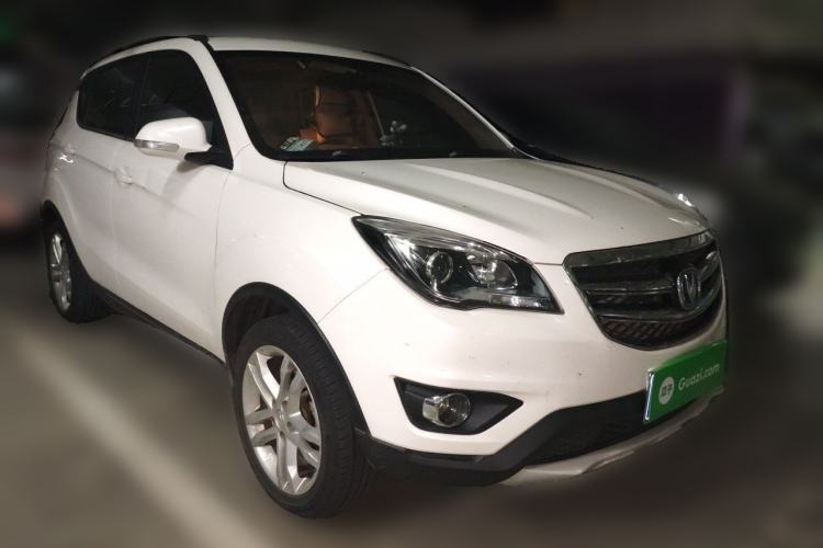 Used CHANGAN CS35 2017 1.6L Automatic Luxury Model Front Right 45 Deg
