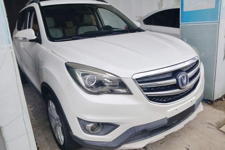 Used CHANGAN CS35 2017 1.6L Automatic Luxury Model Front Right 45 Deg