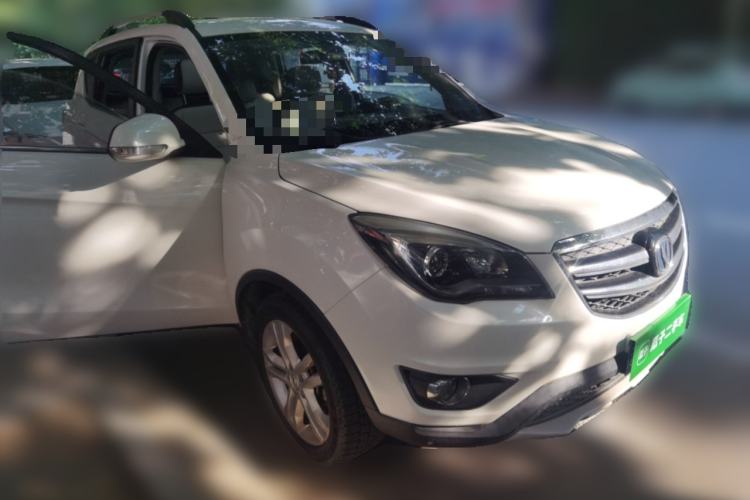 Used CHANGAN CS35 2017 1.6L Automatic Luxury Model Front Right 45 Deg
