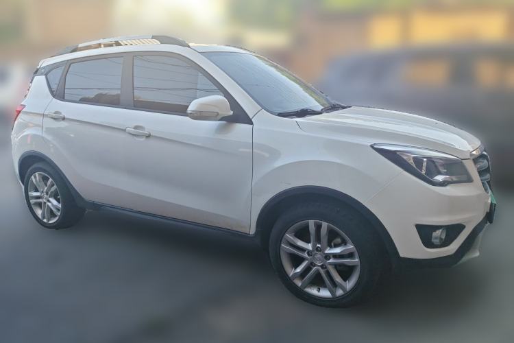 Used CHANGAN CS35 2017 1.6L Manual Luxury Model Front Right 45 Deg