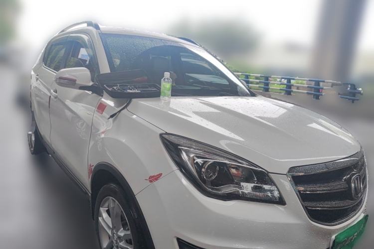 Used CHANGAN CS35 2017 1.6L Manual Luxury Model Front Right 45 Deg