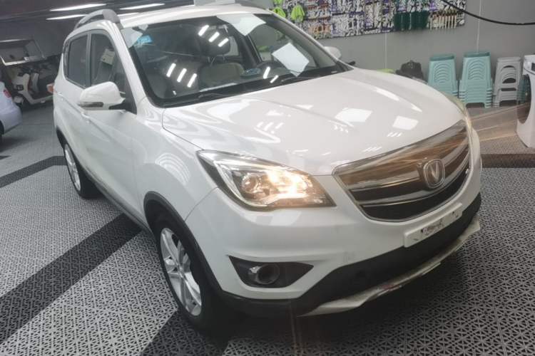Used CHANGAN CS35 2017 1.6L Manual Luxury Model Front Right 45 Deg
