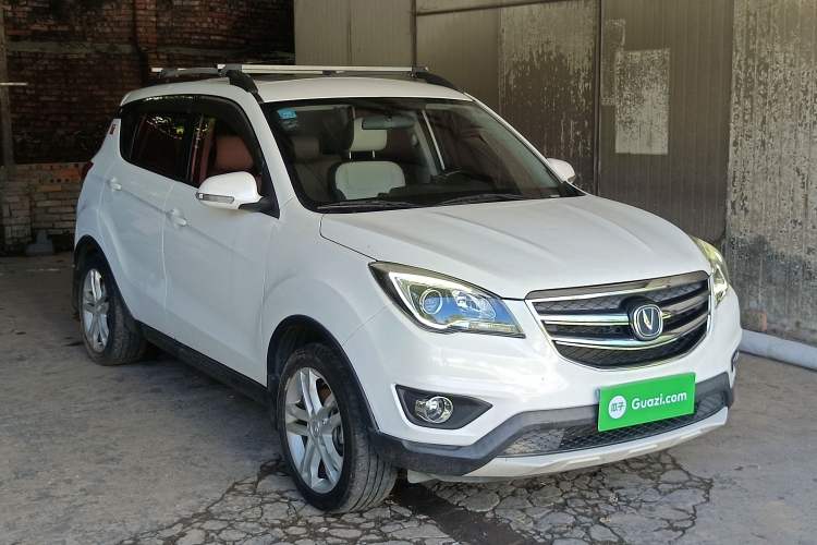 Used CHANGAN CS35 2017 1.6L Manual Luxury Model Front Right 45 Deg