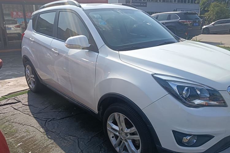 Used CHANGAN CS35 2017 1.6L Manual Luxury Model Front Right 45 Deg