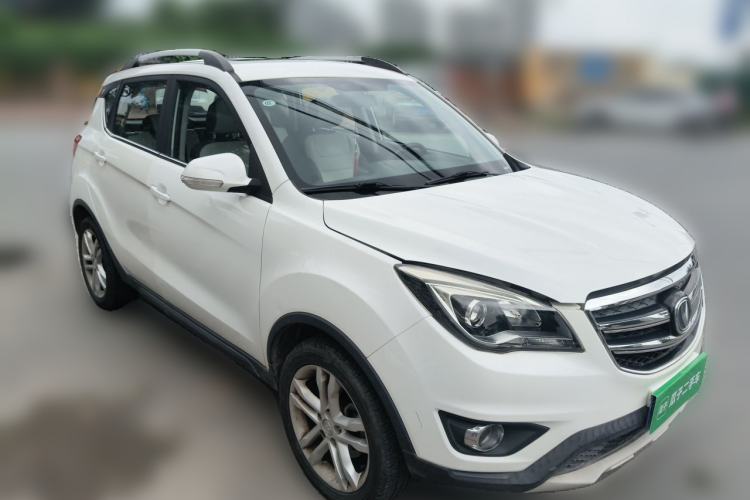 Used CHANGAN CS35 2017 1.6L Automatic Luxury Model Front Right 45 Deg