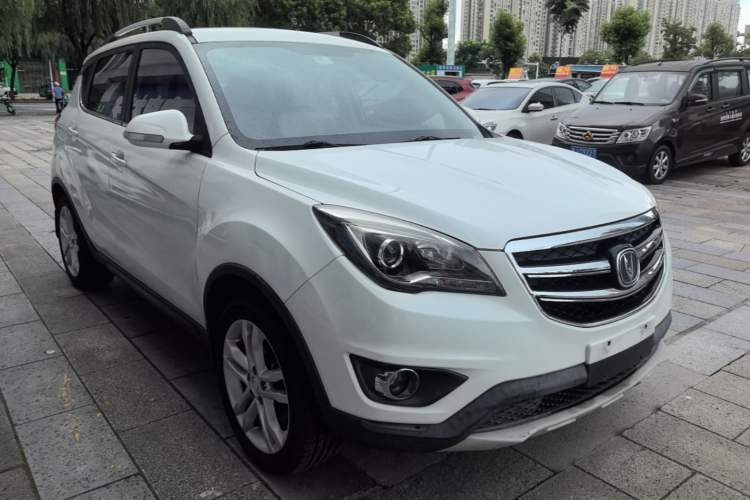 Used CHANGAN CS35 2017 1.6L Automatic Luxury Model Front Right 45 Deg