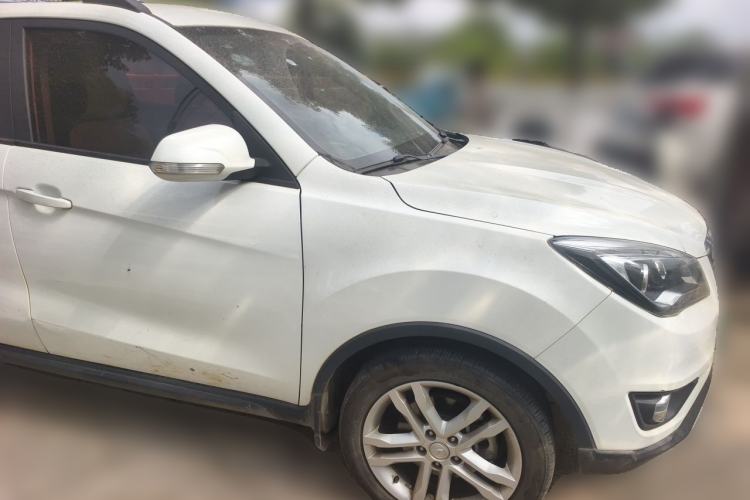 Used CHANGAN CS35 2017 1.6L Manual Luxury Model Front Right 45 Deg