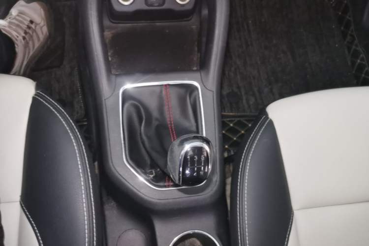 Used CHANGAN CS35 2017 1.6L Manual Luxury Model Gear Lever