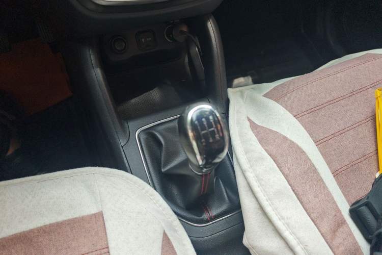 Used CHANGAN CS35 2017 1.6L Manual Luxury Model Gear Lever