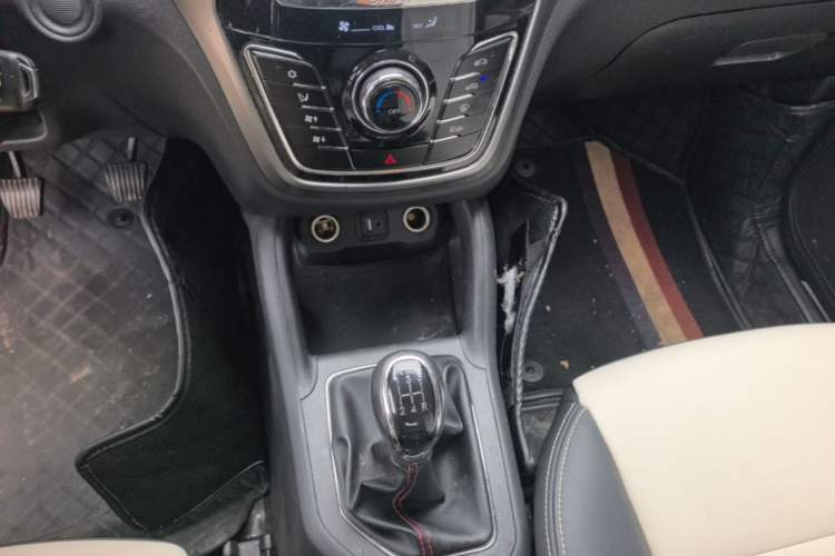 Used CHANGAN CS35 2017 1.6L Manual Luxury Model Gear Lever