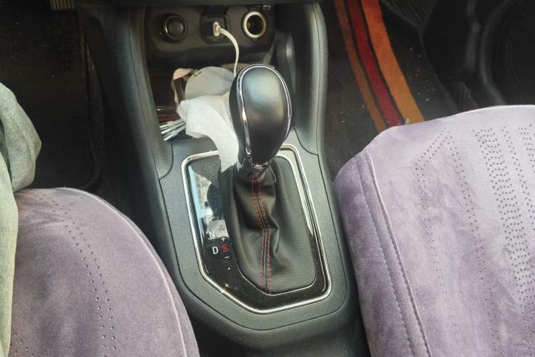 Used CHANGAN CS35 2017 1.6L Automatic Luxury Model Gear Lever