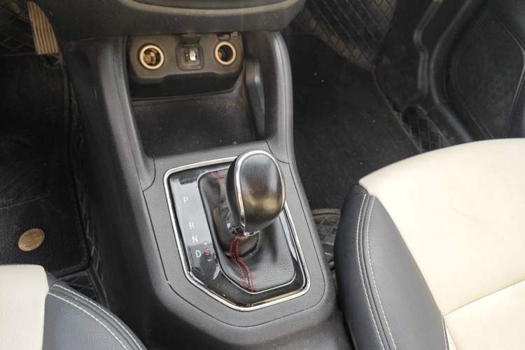 Used CHANGAN CS35 2017 1.6L Automatic Luxury Model Gear Lever