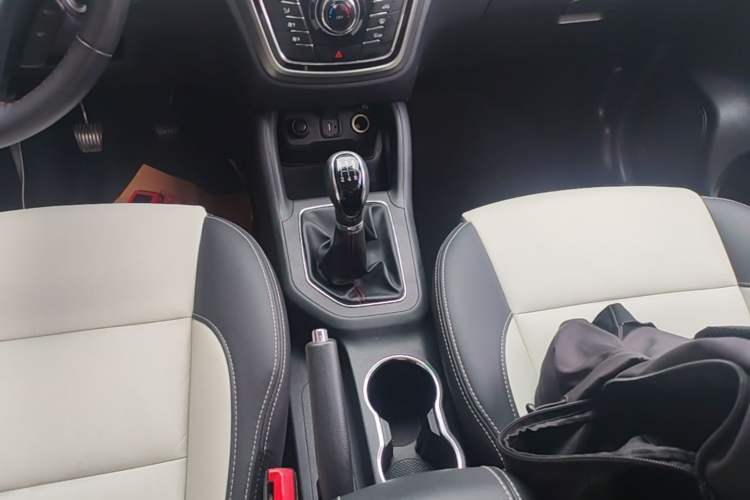 Used CHANGAN CS35 2017 1.6L Manual Luxury Model Gear Lever