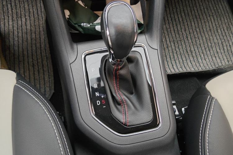 Used CHANGAN CS35 2017 1.6L Automatic Luxury Model Gear Lever