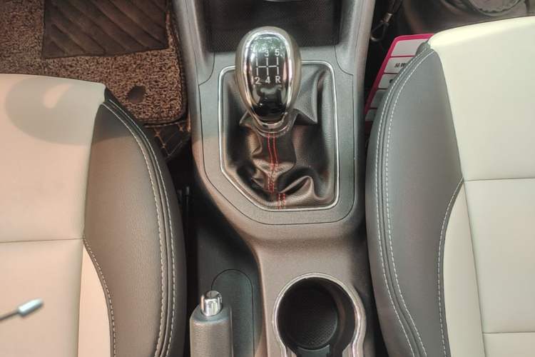 Used CHANGAN CS35 2017 1.6L Manual Luxury Model Gear Lever