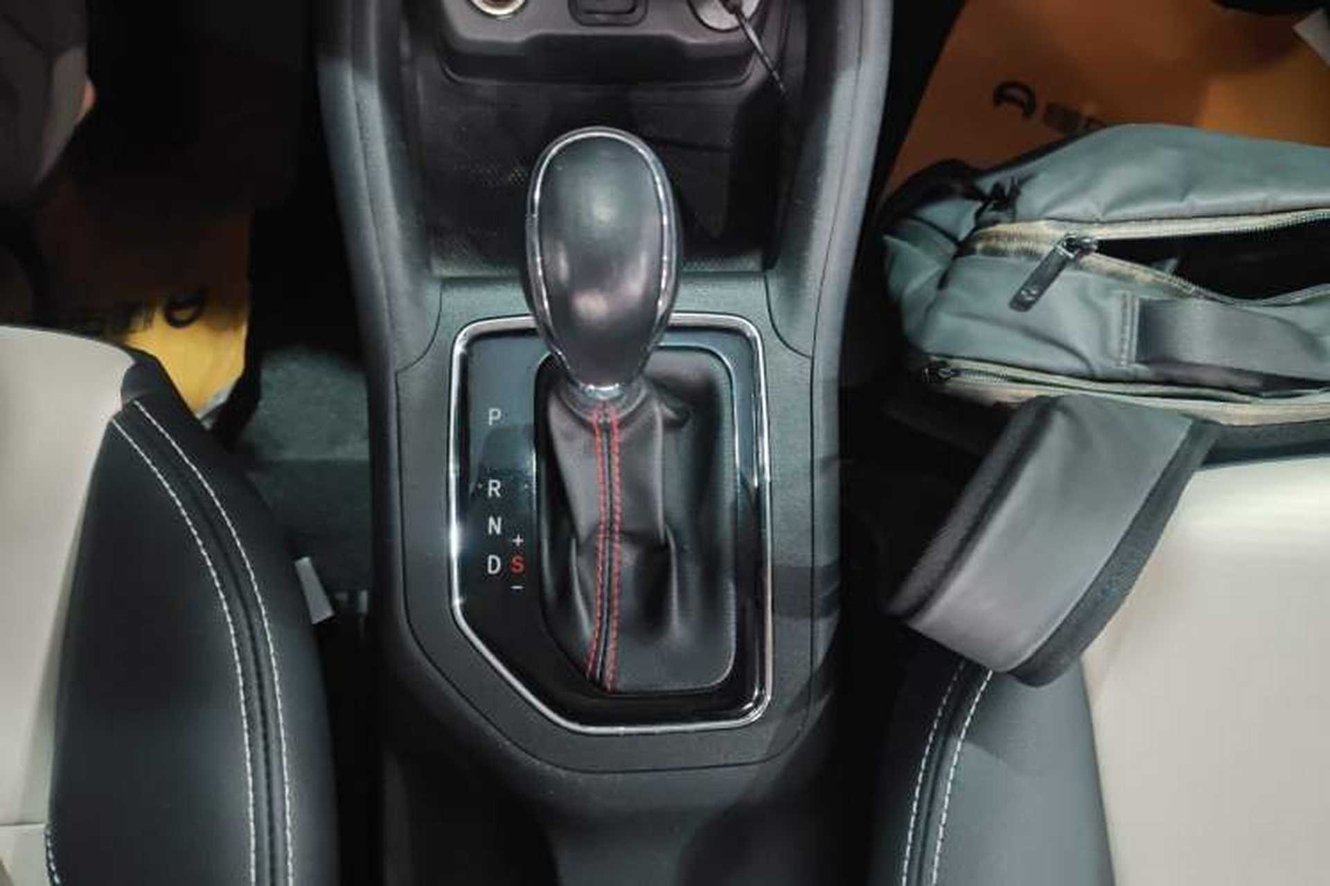 Used CHANGAN CS35 2017 1.6L Automatic Luxury Model Gear Lever
