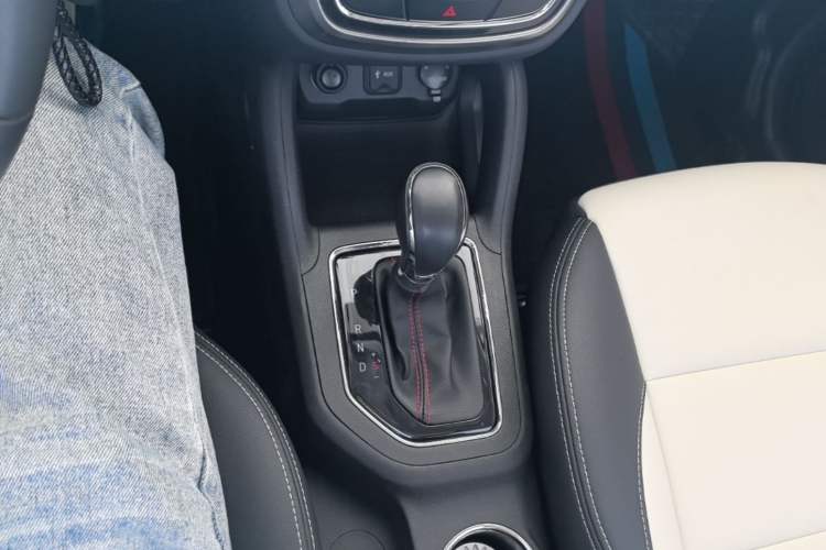 Used CHANGAN CS35 2017 1.6L Automatic Luxury Model Gear Lever