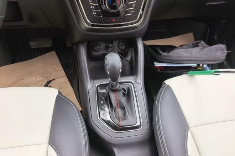 Used CHANGAN CS35 2017 1.6L Automatic Luxury Model Gear Lever