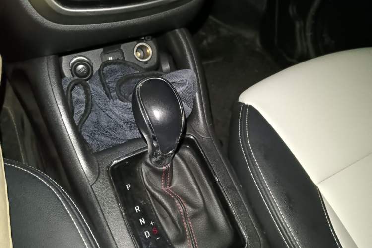 Used CHANGAN CS35 2017 1.6L Automatic Luxury Model Gear Lever