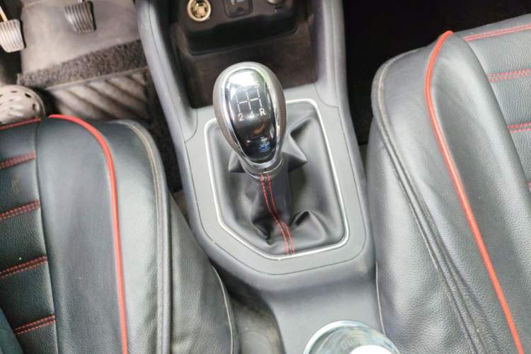 Used CHANGAN CS35 2017 1.6L Manual Luxury Model Gear Lever