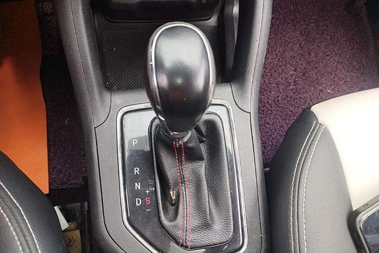 Used CHANGAN CS35 2017 1.6L Automatic Luxury Model Gear Lever