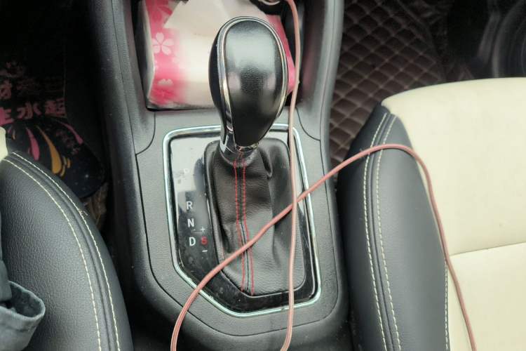 Used CHANGAN CS35 2017 1.6L Automatic Luxury Model Gear Lever