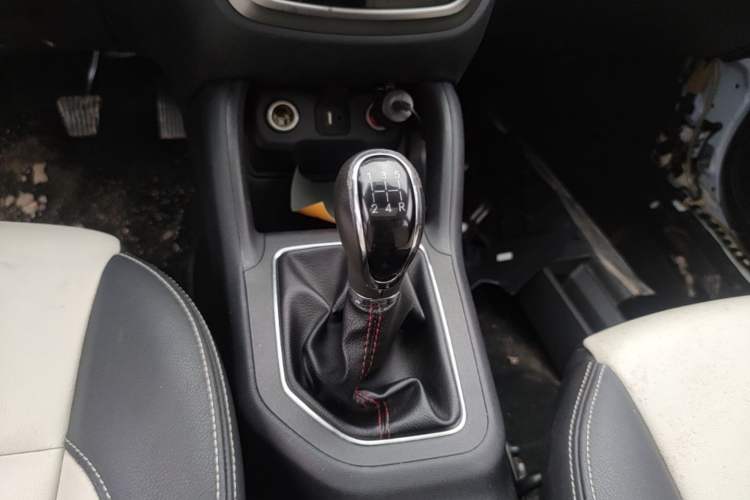 Used CHANGAN CS35 2017 1.6L Manual Luxury Model Gear Lever