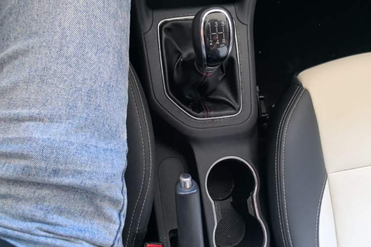 Used CHANGAN CS35 2017 1.6L Manual Luxury Model Gear Lever