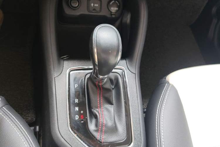 Used CHANGAN CS35 2017 1.6L Automatic Luxury Model Gear Lever