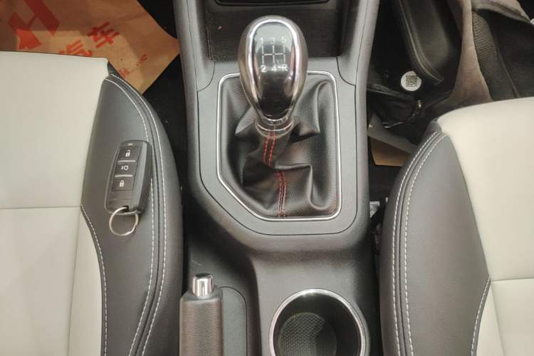 Used CHANGAN CS35 2017 1.6L Manual Luxury Model Gear Lever