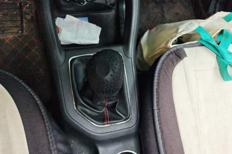Used CHANGAN CS35 2017 1.6L Manual Luxury Model Gear Lever