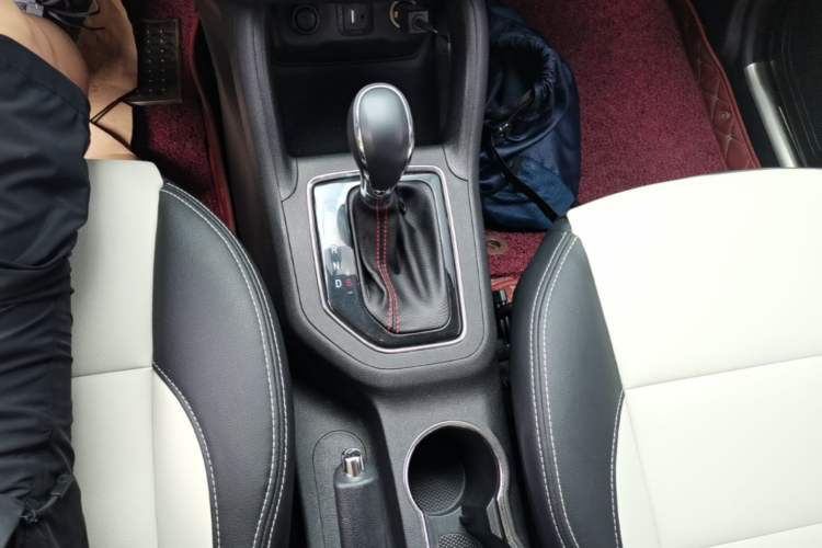 Used CHANGAN CS35 2017 1.6L Automatic Luxury Model Gear Lever